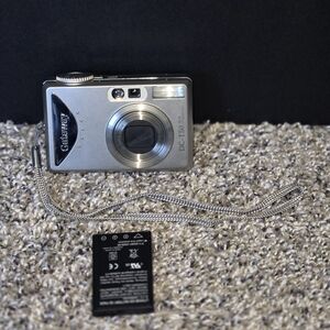 Gateway DC-T50 Digital Camera 5.25 MP Untested
